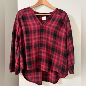 American Eagle 💯 viscose plaid v neck loose fitting shirt, floral embroidery